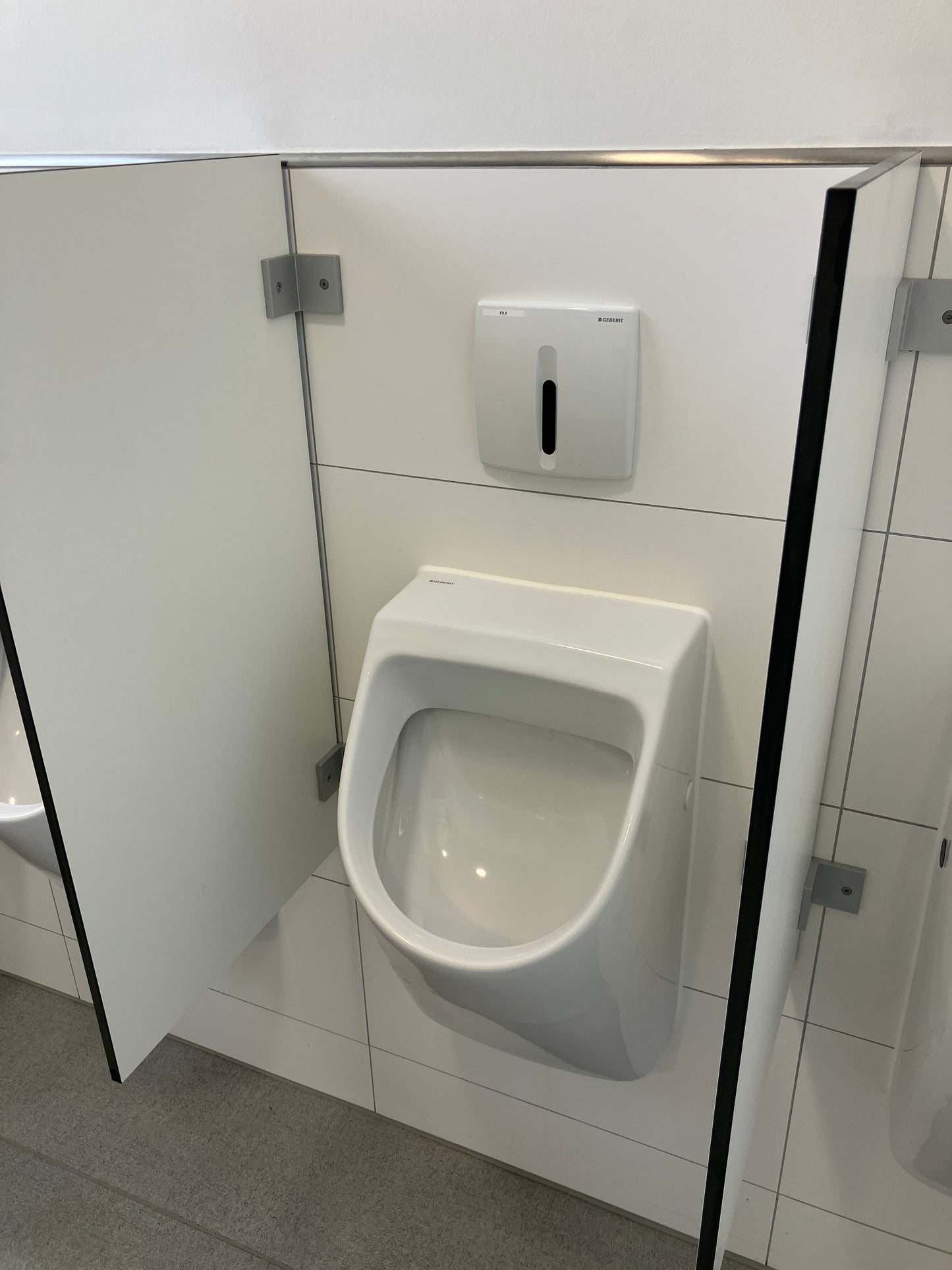 Kemmlit Urinal-Schamwand HPL