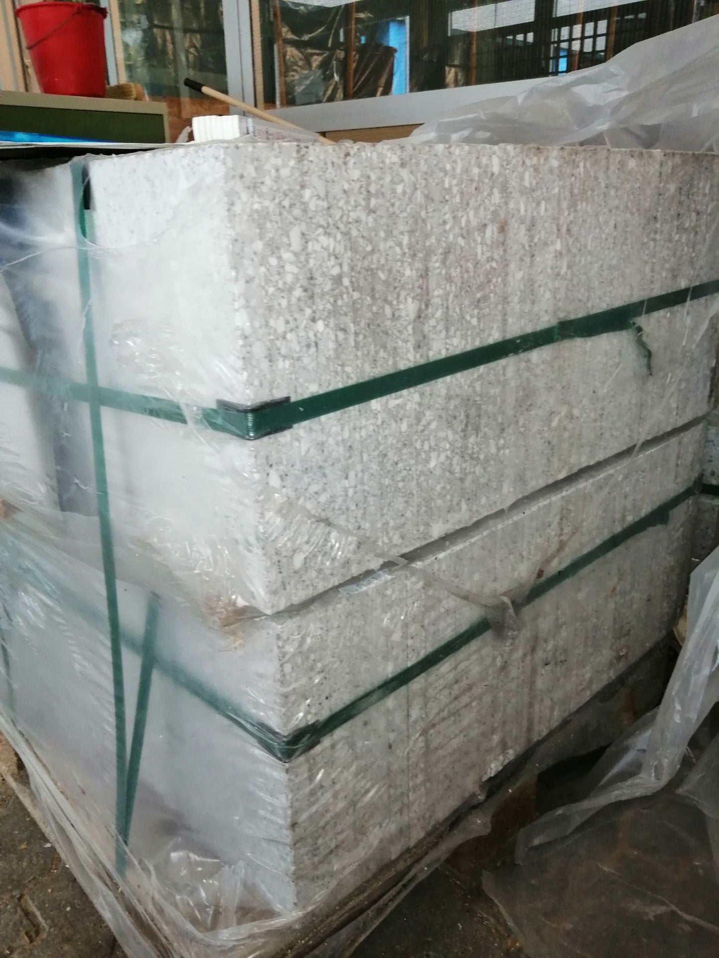 Zementgebundene Terrazzoplatten 300x20x300