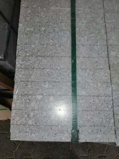 Zementgebundene Terrazzoplatten 300x20x300