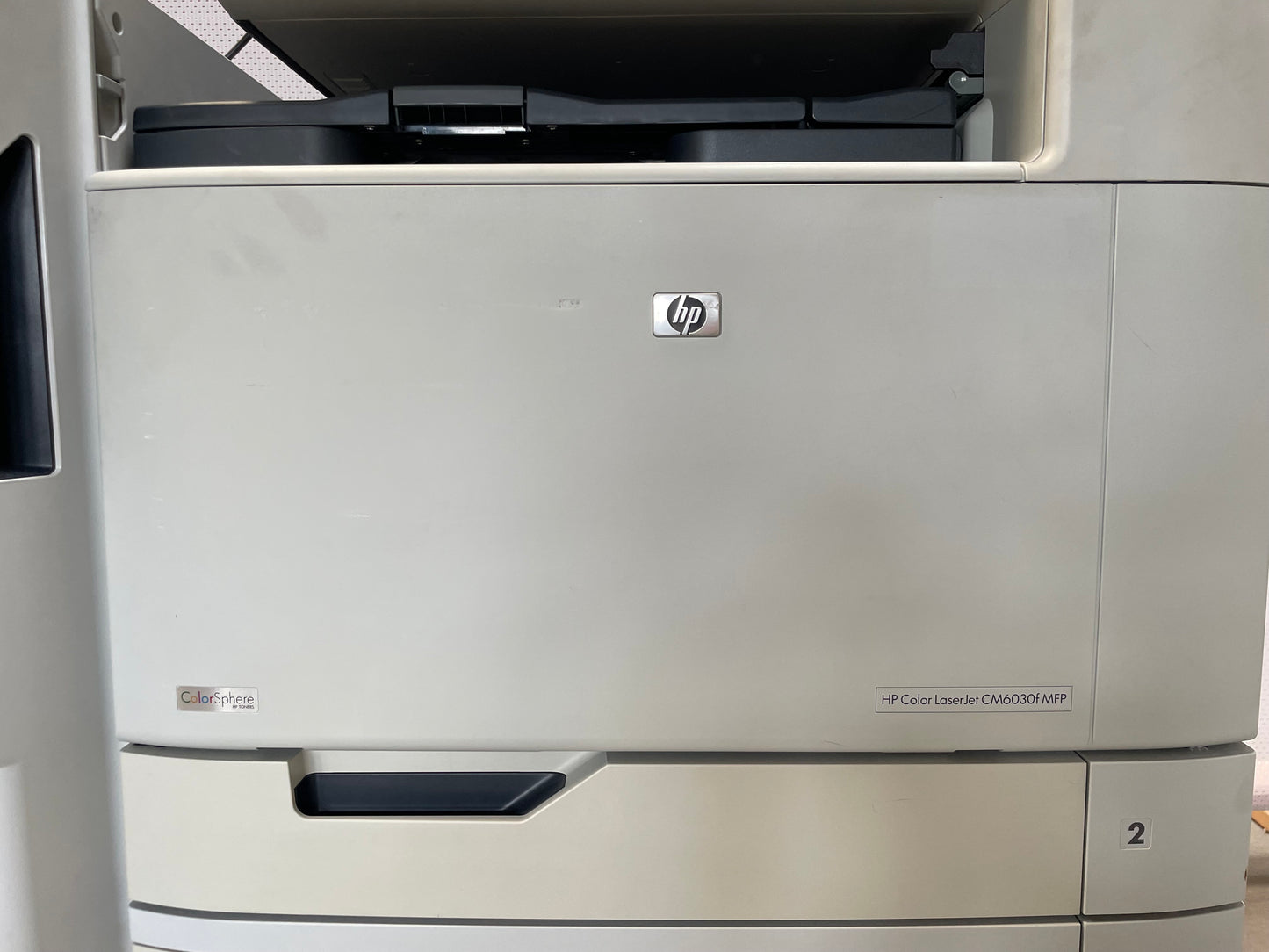 HP ColorSphere CM6030f MFP mit Stapelfach Q6998A + Zubehör