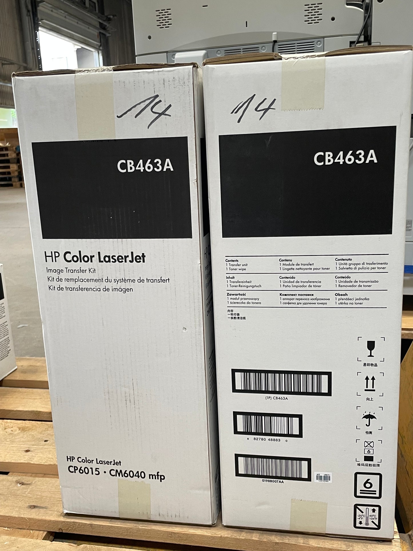 HP ColorSphere CM6030f MFP mit Stapelfach Q6998A + Zubehör