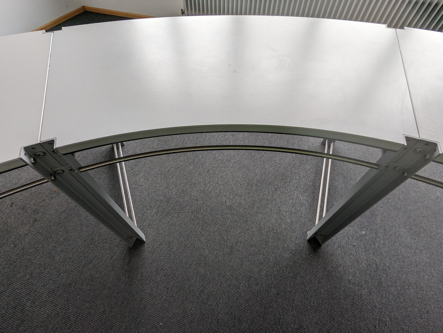 Runder Tisch 1600x770x800