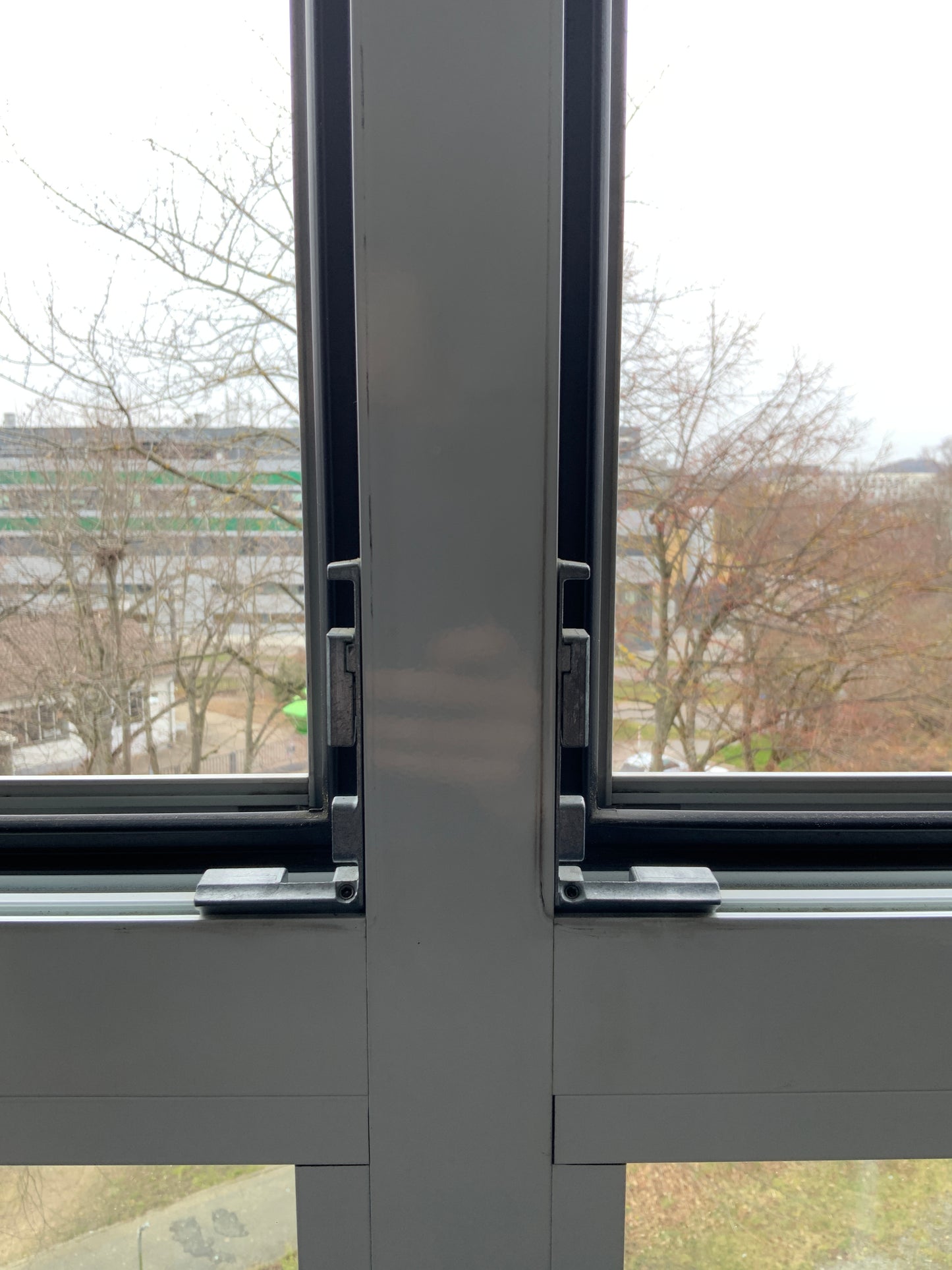4-flügelige Fenster, außen Schüco International KG 3520x1910x80