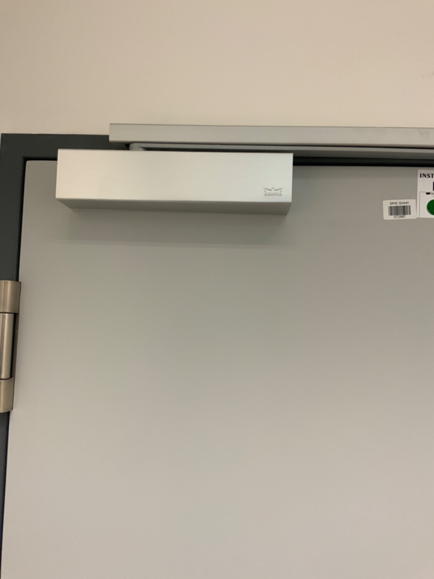 Brandschutztür - innen mit Verglasung und Türschließer DIN R+L 160x1150x2150