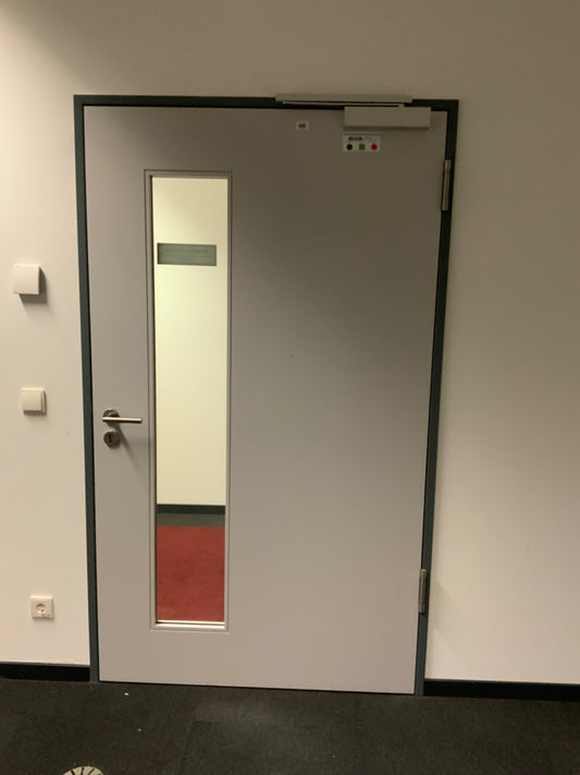 Brandschutztür - innen mit Verglasung und Türschließer DIN L 160x1270x2150