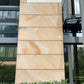 Vorgehängte Außenwandbekleidung - Natursteinplatten, einseitige Abkantung 1270x580x40