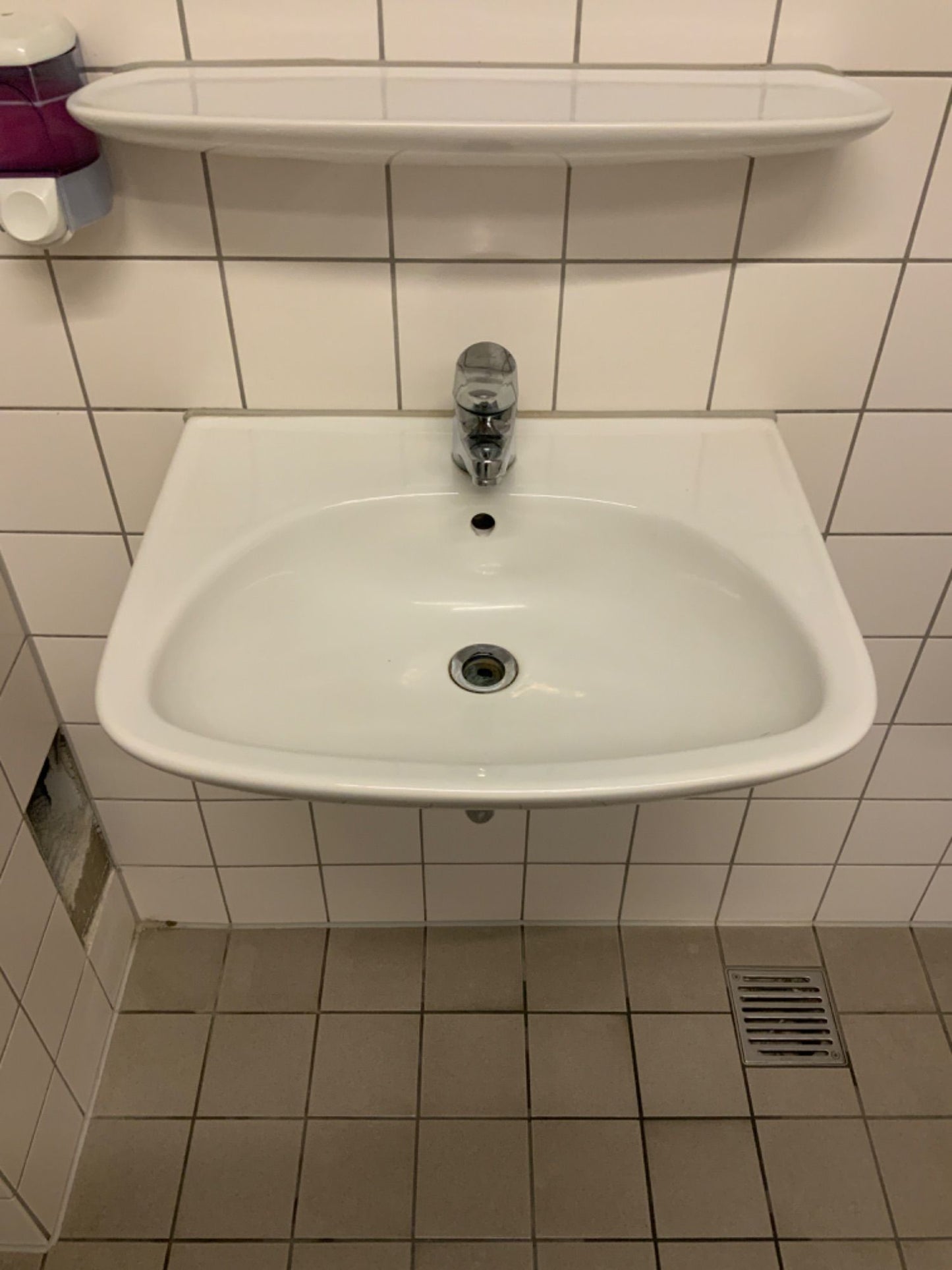 Waschbecken R+F 575x160x460