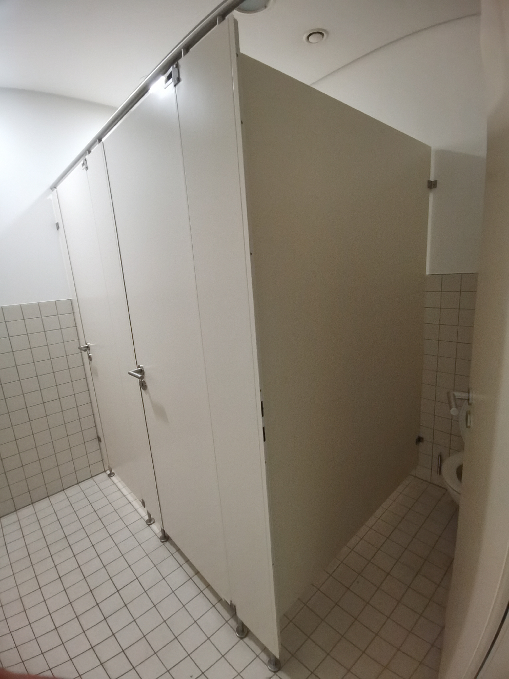 WC Trennwand inkl. Türen 1490x2000mm - Concular - Gebrauchte Baumaterialien kaufen